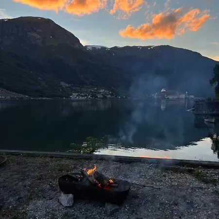 Trolltunga Fjordview Apartahotel Odda