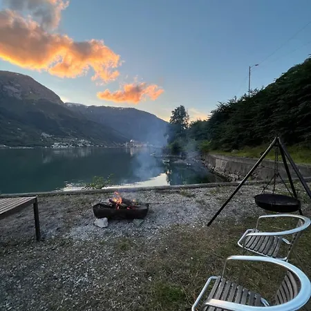 Trolltunga Fjordview Aparthotel *
