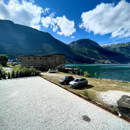 Aparthotel Trolltunga Fjordview Odda